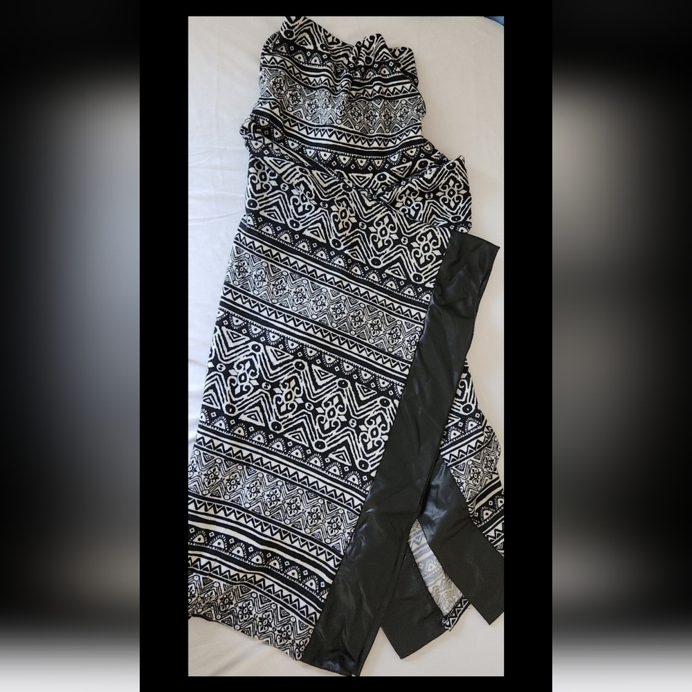 Norma Allen Women's Size medium black Patterned poncho blouse #F01